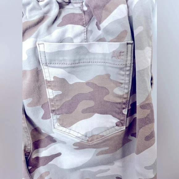American eagle camo denim joggers size 0 in excellent like new condition - Picture 3 of 7